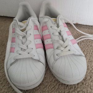Women Adidas Shoes
